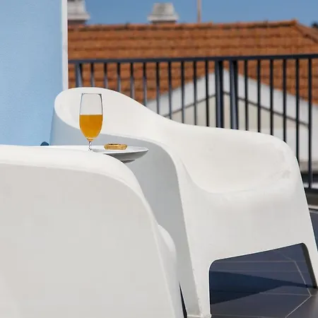 Apartamento Altido Joyful 2br With Terrace Nearby São Bento Palace