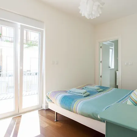 Altido Joyful 2br With Terrace Nearby São Bento Palace Apartamento