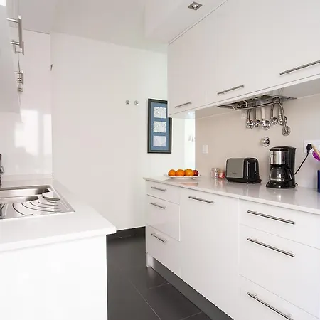 Joivy Joyful 2br With Terrace Nearby Sao Bento Palace Apartment