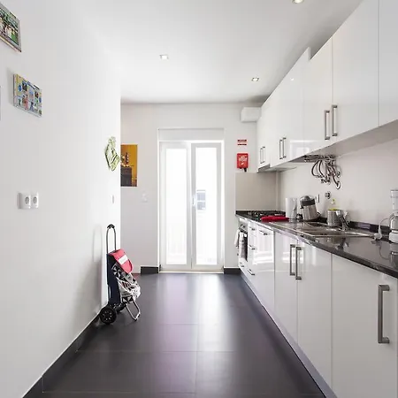 Joivy Joyful 2br With Terrace Nearby Sao Bento Palace Lisbon