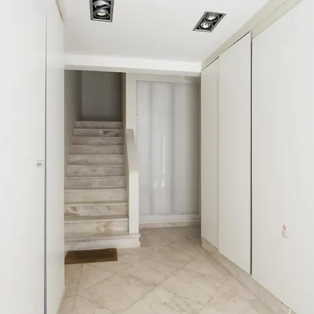 Apartment Joivy Joyful 2br With Terrace Nearby Sao Bento Palace