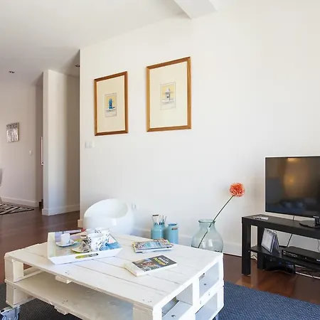 Joivy Joyful 2br With Terrace Nearby Sao Bento Palace * Lisbon